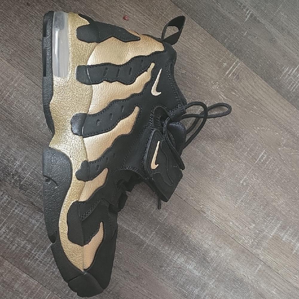 Nike Men’s High-Top Athletic Shoes in Black and Gold